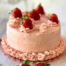 Fresh Strawberry Cake 